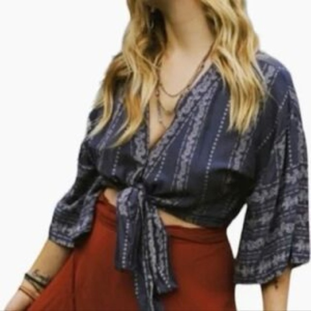 Japna tie-front kimono blouse. Oversized fit, tag size XS